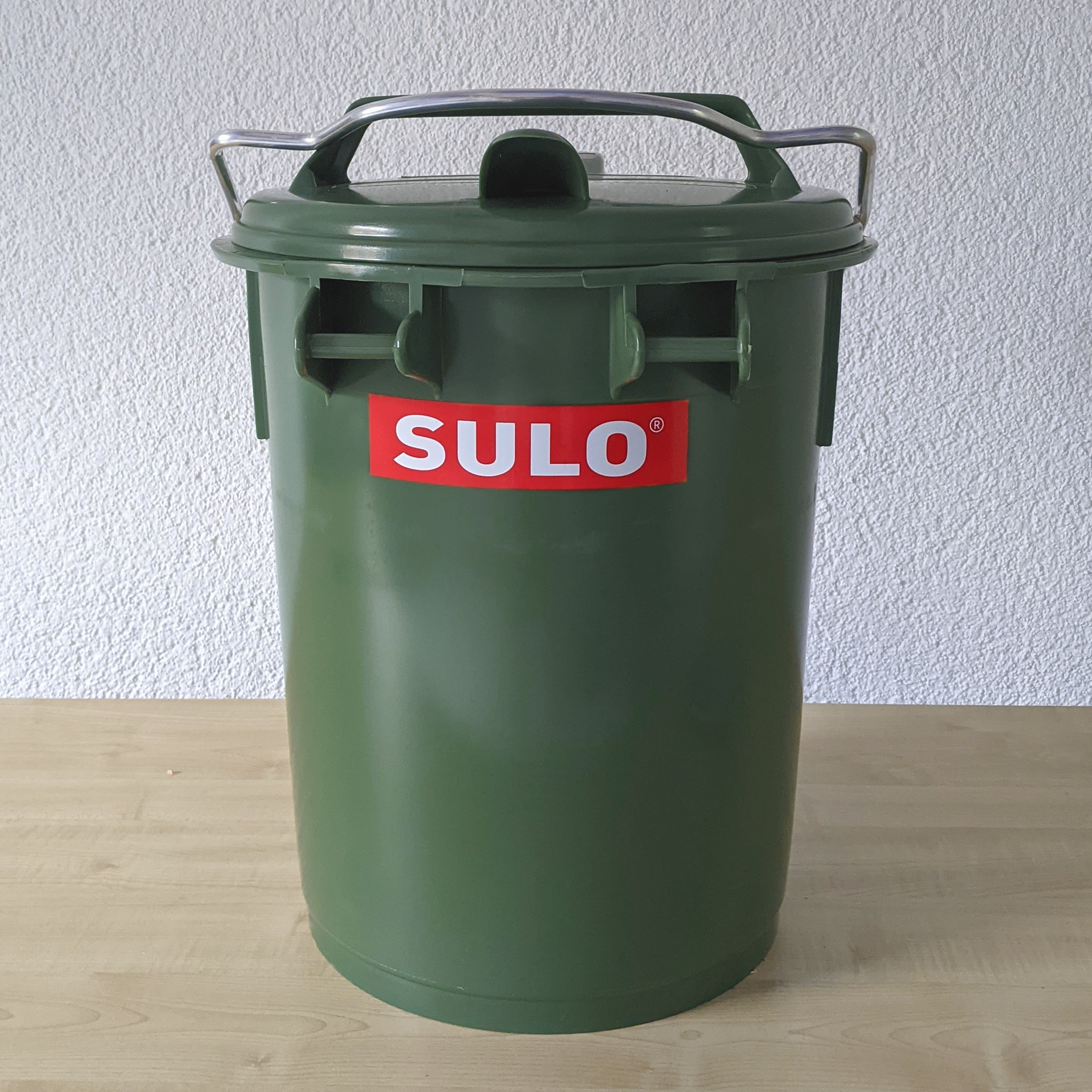 PXL_20230731_0847298632GdT0SPImCp06 SME 35 Grün Mülleimer Retrodesign Plastik