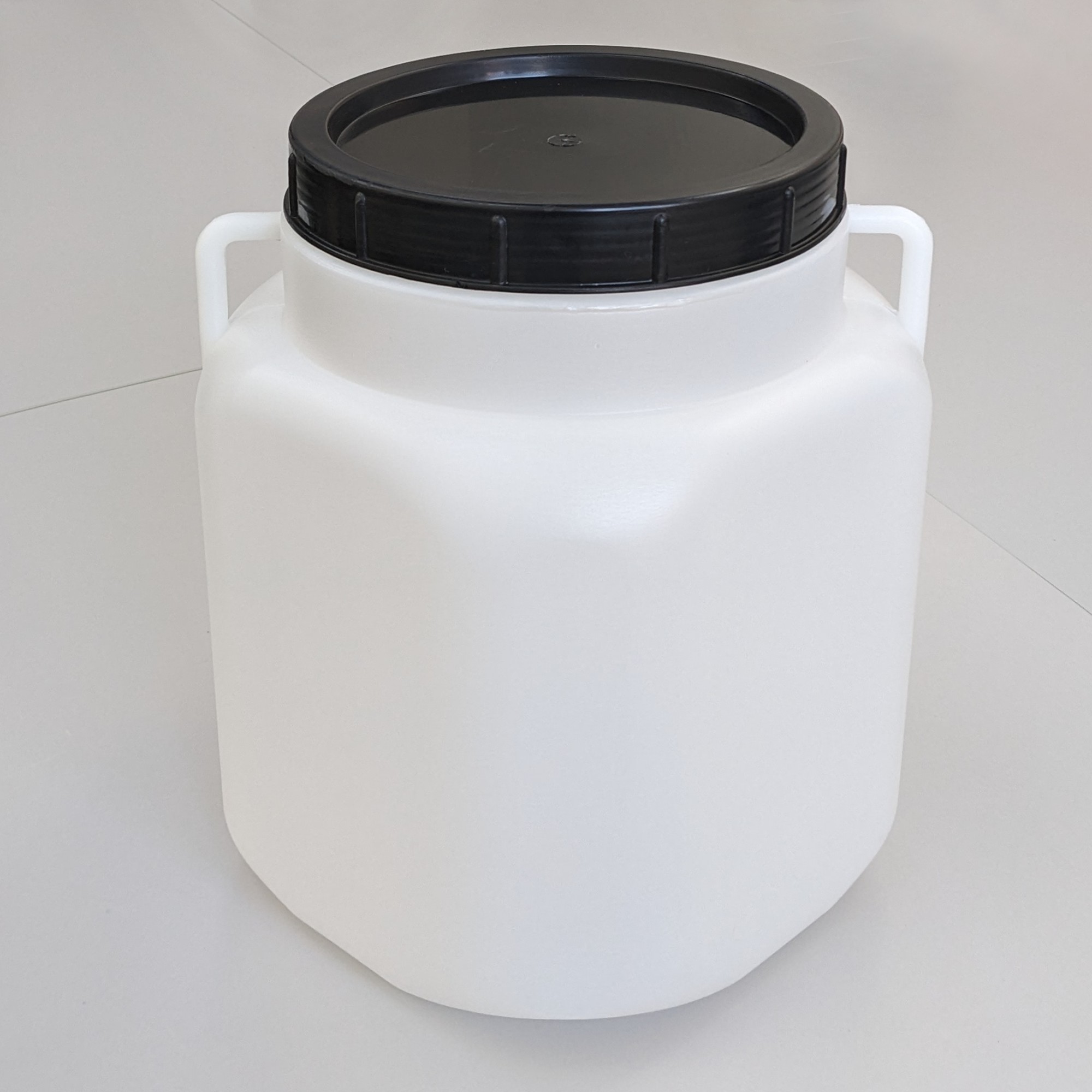 22582_1c 20 Liter Schraubdeckelfass eckig