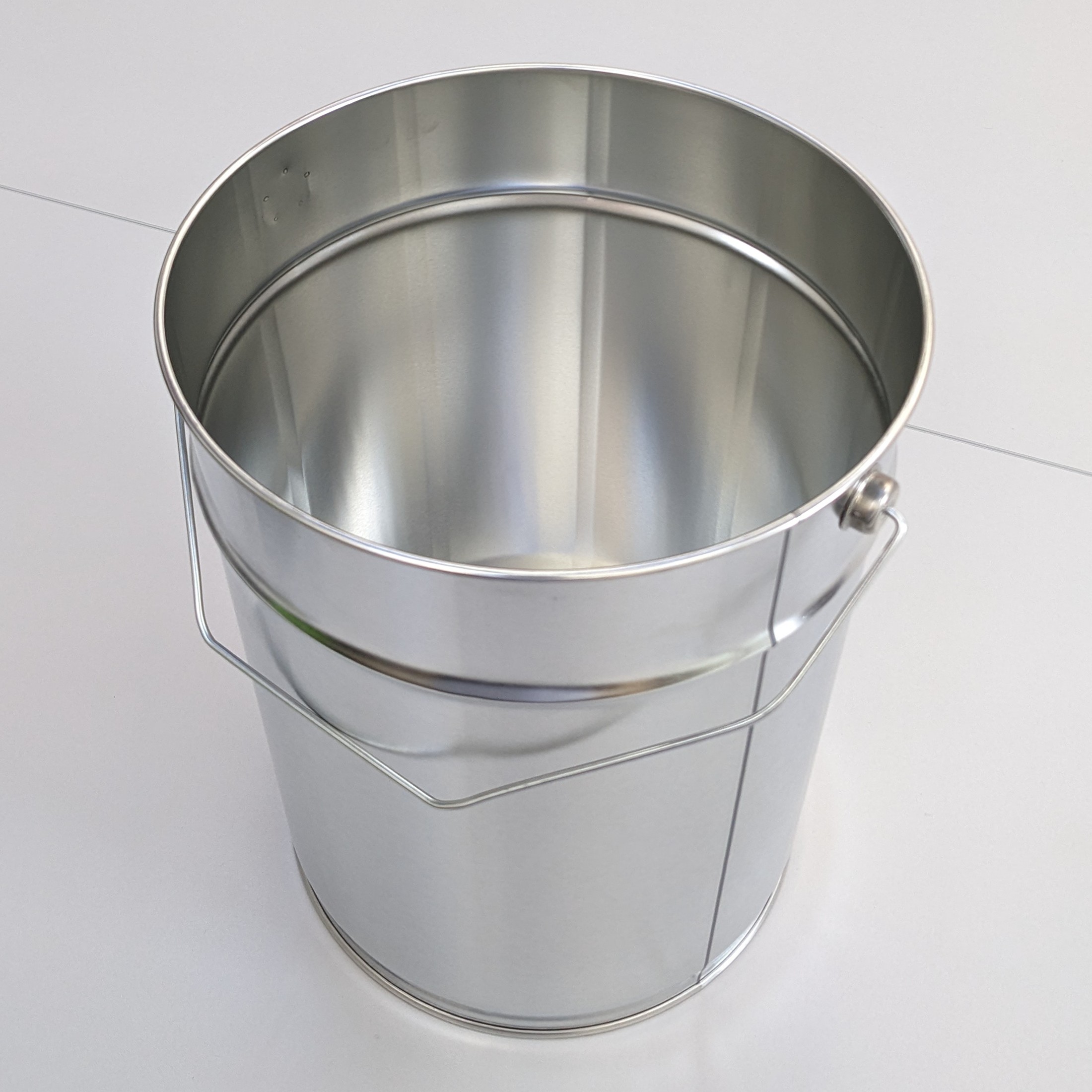 23012_1c 12 Liter Weißblecheimer inkl. Deckel mit Spannring